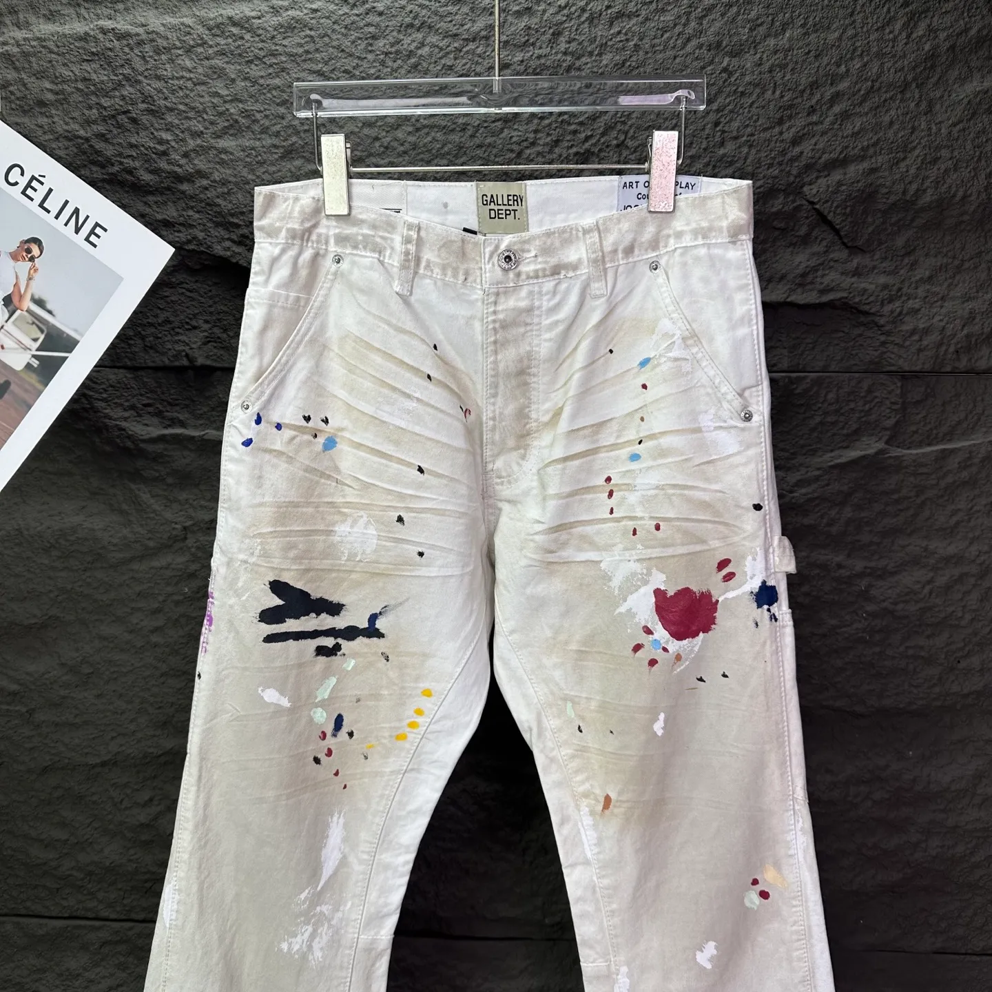 P260 GALLERY DEPT. 2025 new splash-ink hand-painted distressed couple style loose bootcut dirty jeans 🔥High version🔥High version🔥 Top ceiling quality Styles with different washed textures are very friendly to people with thin legs and thick legs. The loose version of the bootcut is very flattering. Moderate length that never goes out of style, easy to match with casually, basic styling for various styles, a must-have in the wardrobe! The fabric is stiff but also makes the upper body soft without losing texture. The washing process is even more perfect. It is a must-have item for everyone! ! ! Washed wheat, hang tag, pants label, complete with three labels, color: white, size: 28, 30, 32, 34, 36 (five sizes)